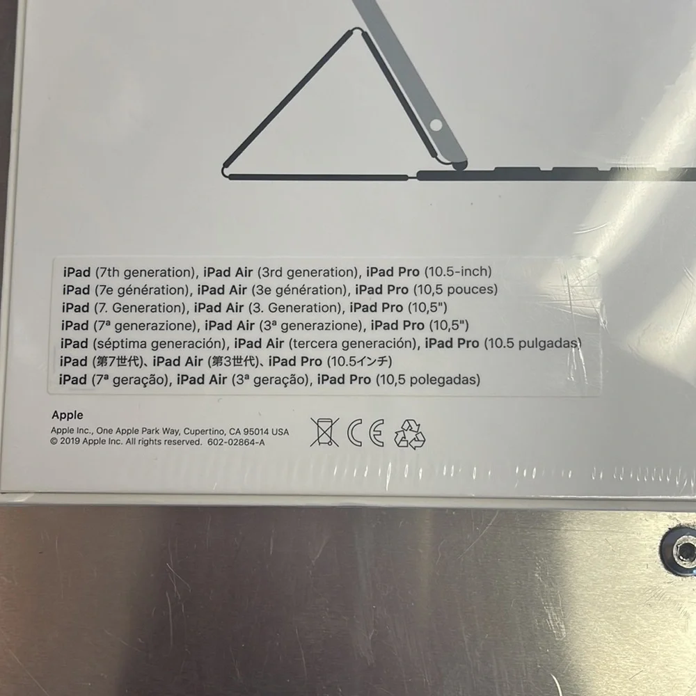 APPLE iPad SMART KEYBOARD BRAND NEW SEALED